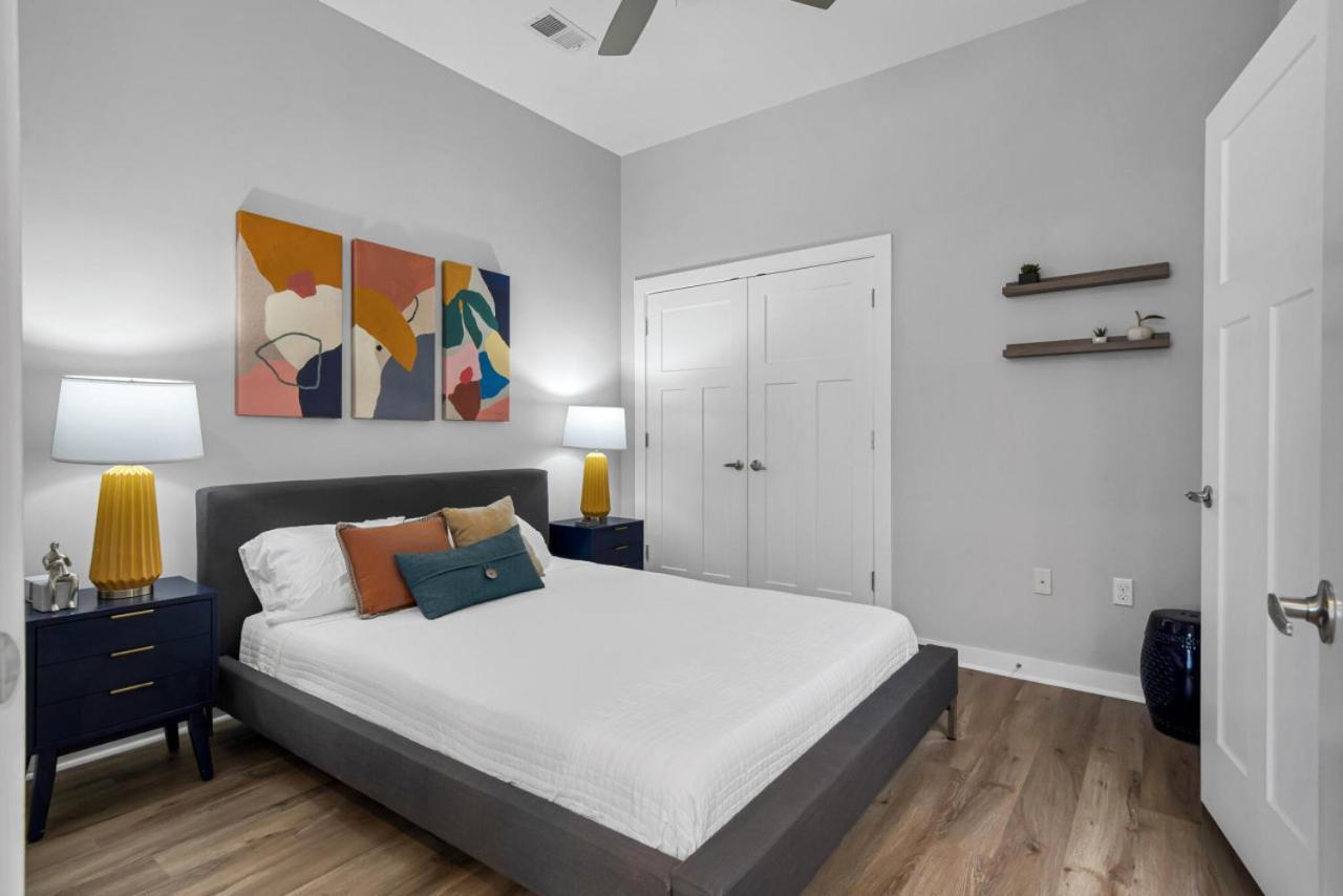 Lovely 2 Bedroom,3 Bed Near Restaurants, Bars, Shopping And Vanderbilt, Belmont Hébergement de vacances